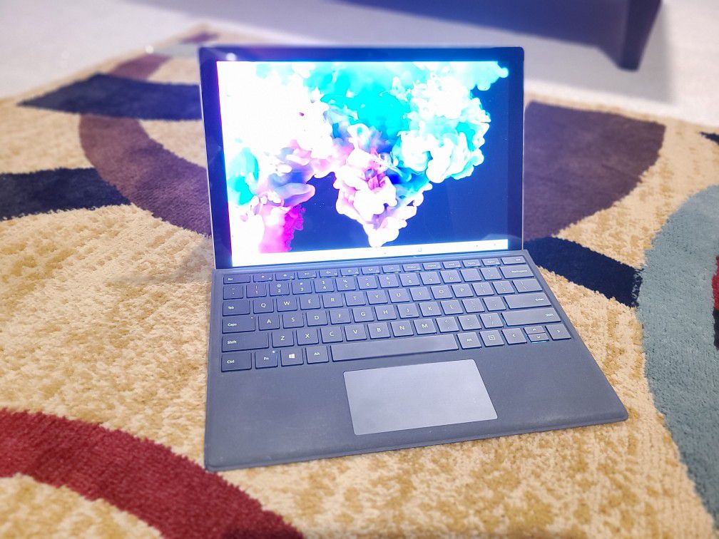 Microsoft Surface Pro 6/With Docking Station