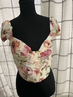 Women large floral crop top