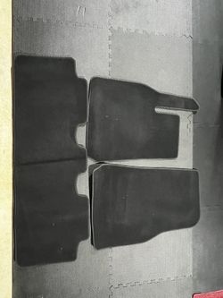 Tesla Model Y 2024 Carpet Floor Mats – Full Set