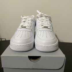 *BRAND NEW* Size 9 NIKE Air Force 1 Comes With Box Shoot Best Offer
