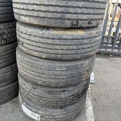 Vendo 245/70/R19.5 Las 4 Llantas Por $250