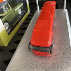Die Cast Travel Buss 9"