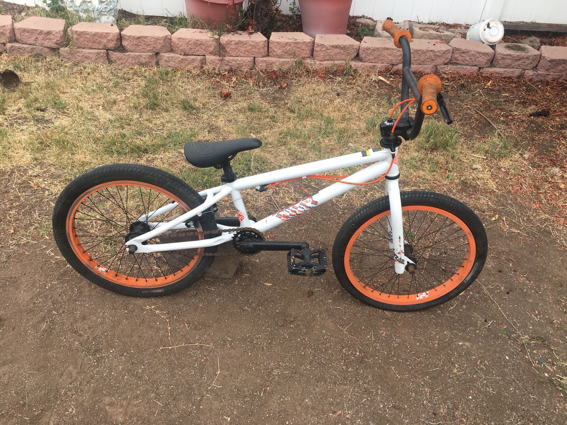 FELT bose 18.5” top tube. 20” bmx bike