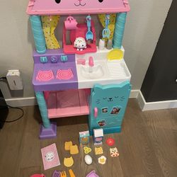 Cakey Kitchen Set, Gabby’s Dollhouse + Bonus The Cakey Oven!!! Or Best Offers!