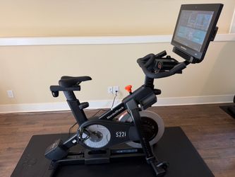 NordicTrak Commercial S22i Studio Cycle for iFIT with 22” screen