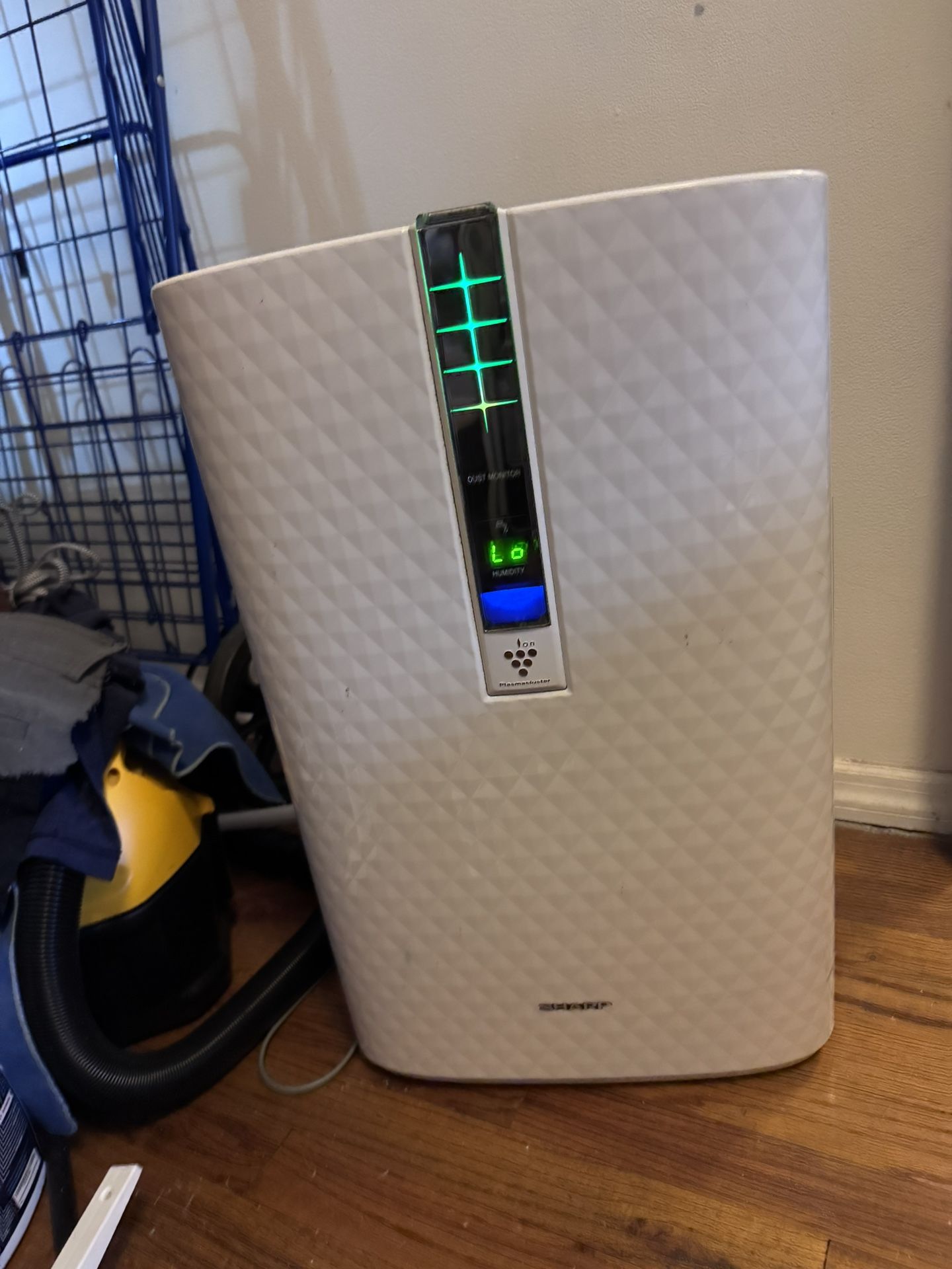 SHARP Air Purifier And Humidifier With Plasmacluster (254 Sq ft)