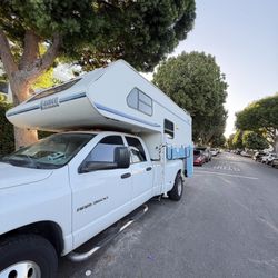 2001 Lance Camper Model 1030  