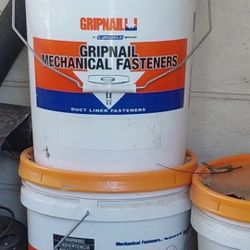 Bote Nuevo De Clavos 