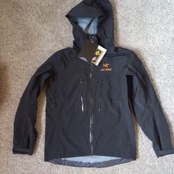 ARC’TERYX ALPHA SV Mens Coat