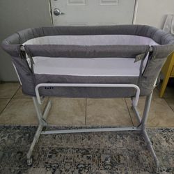 Koola baby bassinet