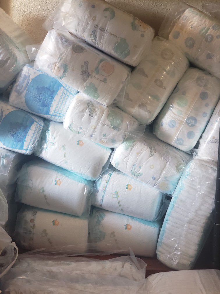 DIAPERS SIZE 3 4 5 6  $5.00 EACH BAG WITH 25 DIAPERS EACH BAG WILL NOT REPLY TO IS IT STILL AVAILABLE  NO BRAND ON DIAPERS 