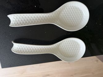 Set of two honeycomb spoon rests