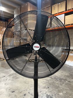 Central Machinery 30 in Pedestal Shop Fan