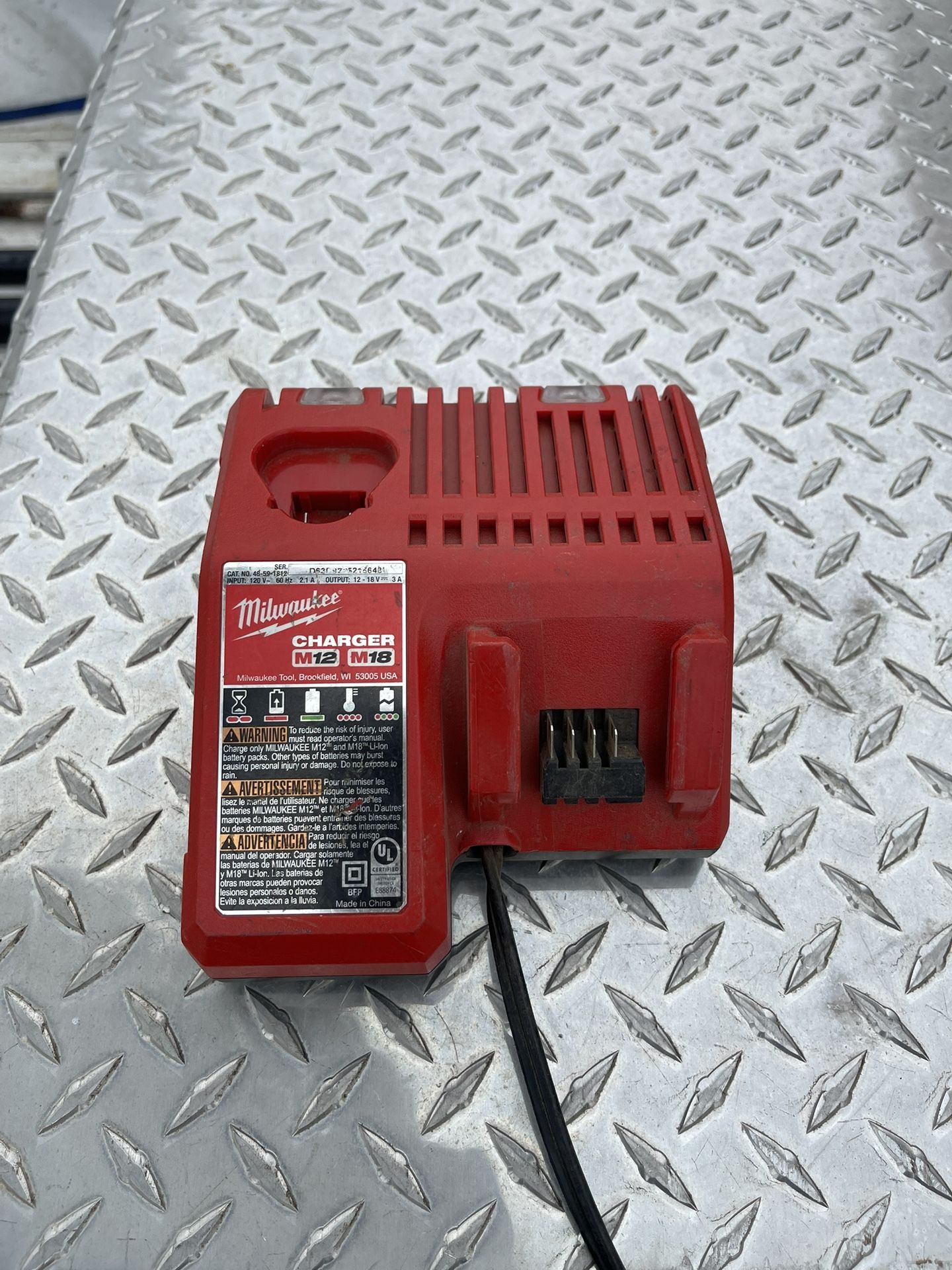 🔴 Milwaukee M12 / M18 Charger – Works Perfectly! 🔋