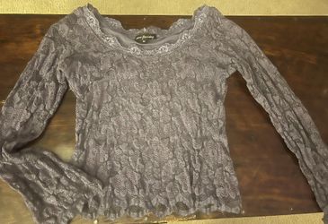 Ladies Medium Lace Top