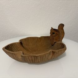 Squirrel Wood Leaf Nut Bowl