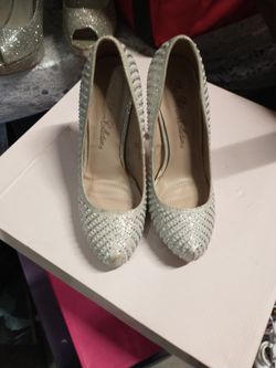 Blossom Collection,  Women Heels, Sz6.5 