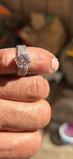 Nice W Diamond Ring