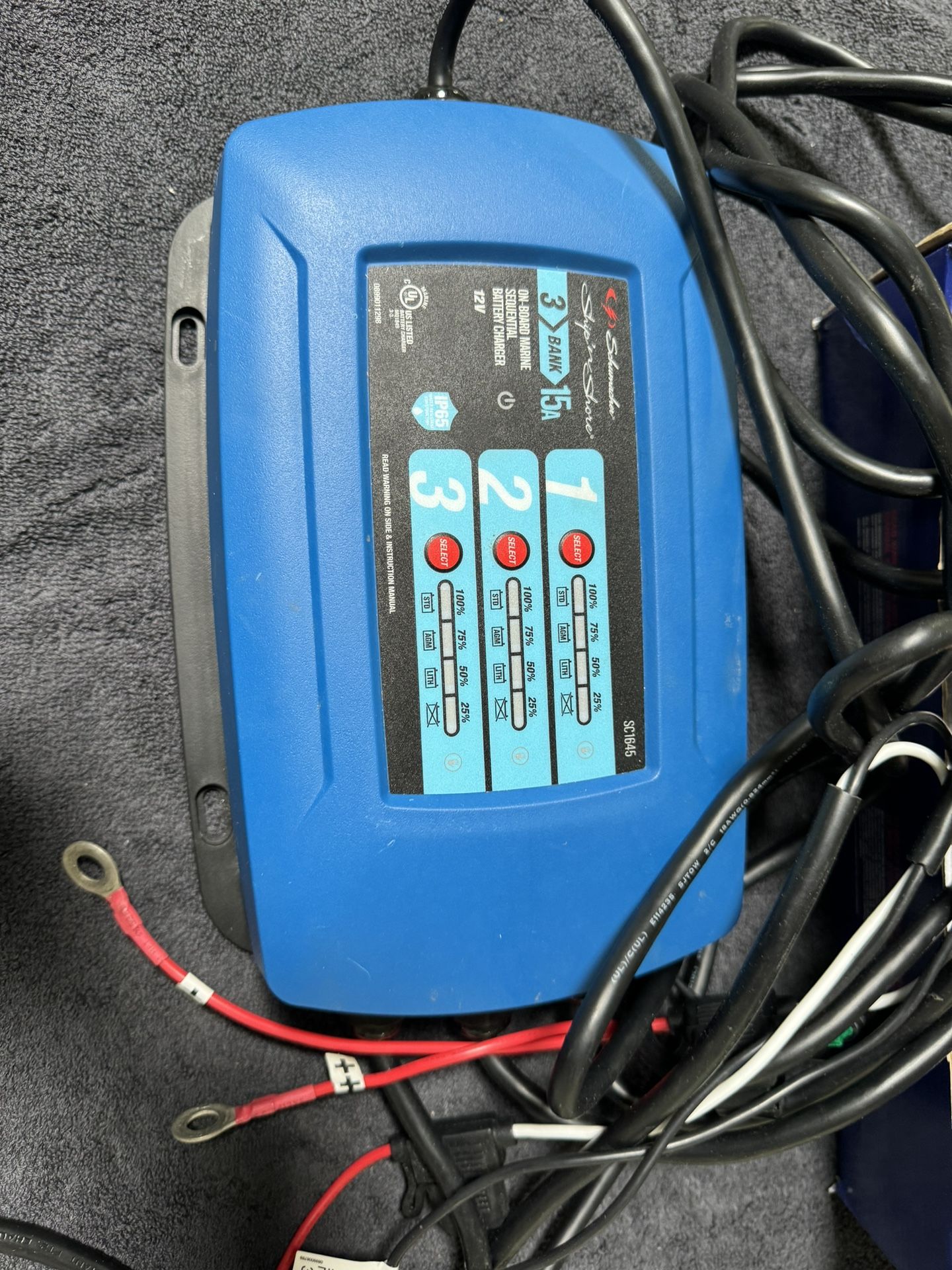 Schumacher Ship ‘n Shore SC1465 15A 12V Two-Bank On-Board Marine Battery Charger