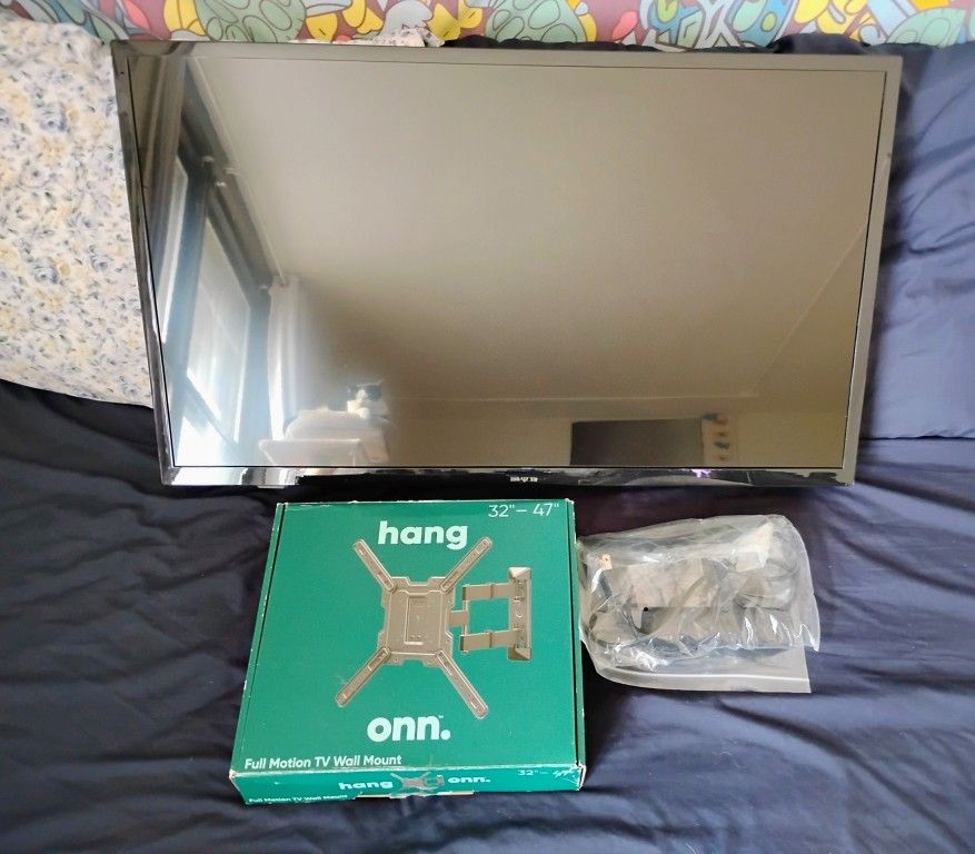 32" Toshiba Amazon FIRE TV With Mount