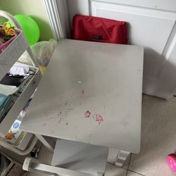 Kids Table With 4 Chairs 