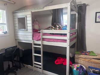 Kids Treehouse Bunk Bed with Ladder