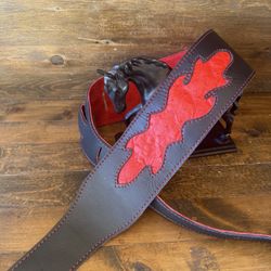 Black/Red Ostrich Skin guitar Strap / Thali Avestruz