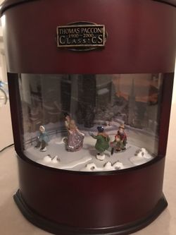 Thomas Pacconi Christmas Classics Aminated Music Box