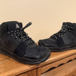 Nike ACG Men’s Size 11