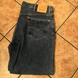 Levi’s Jeans 👖 Size 42x32 
