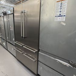 🔥 Thermador 48” Built-In Refrigerator Freezer – Model T48BT120NS 🔥