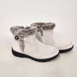 New Khombu Ivory Chelsea Boots Leather Blend Women Size 7