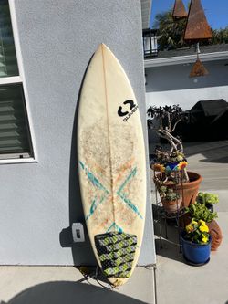 5’6 surfboard