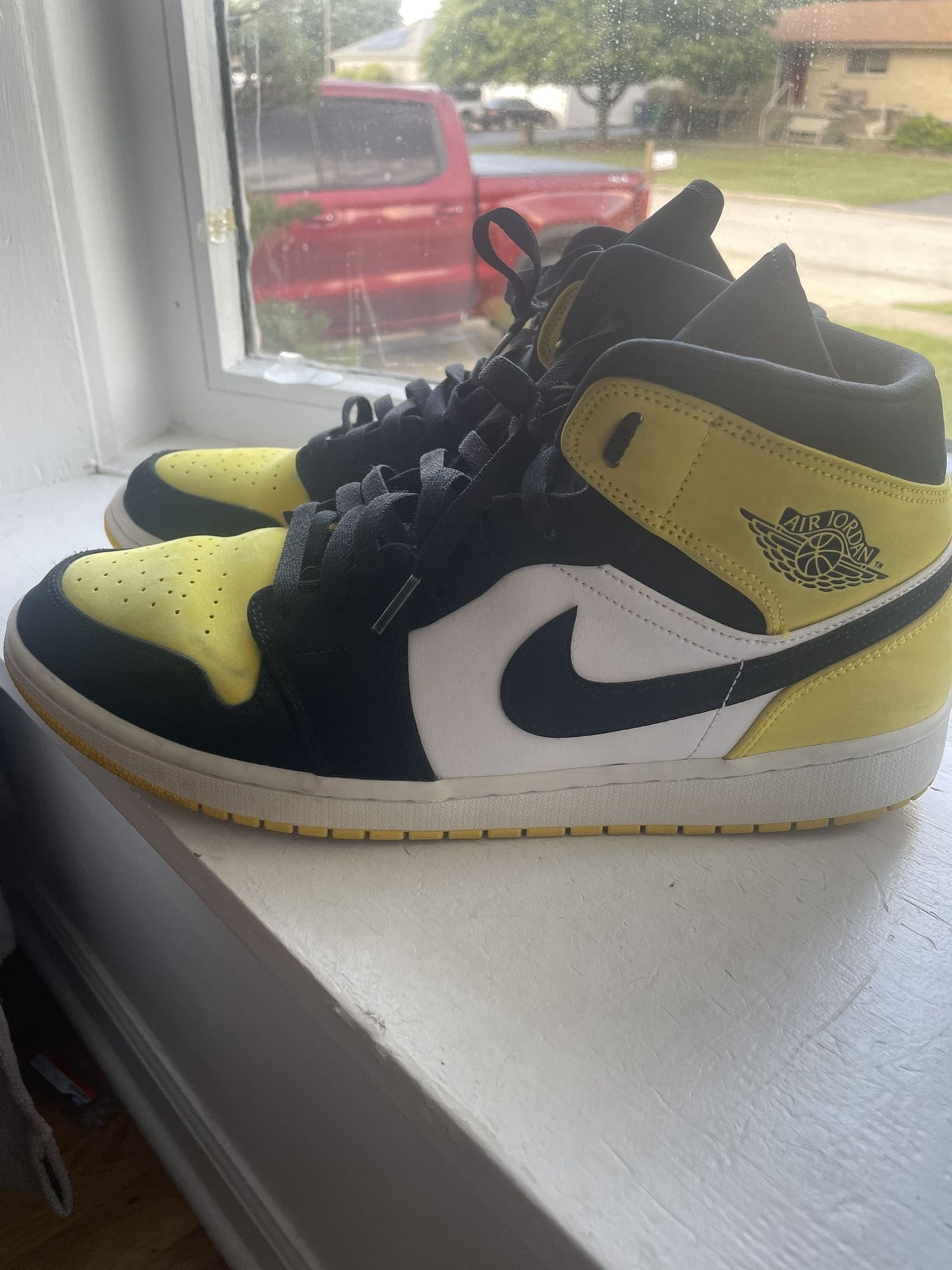 Jordan 1 Retro High OG Taxi (Clean Beaters) Size 13