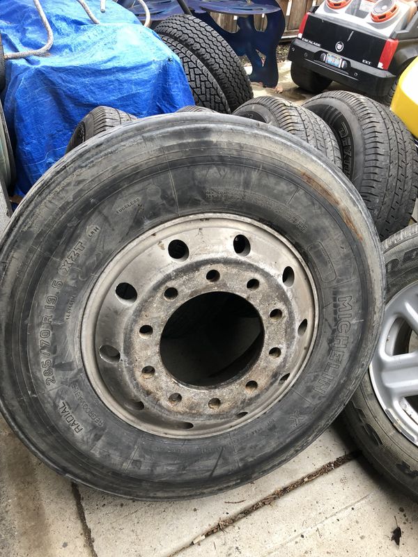 19.5 alcoa wheels with tires for Sale in Chicago, IL OfferUp