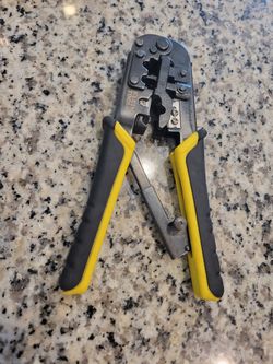 Ratcheting Modular Crimper/Stripper