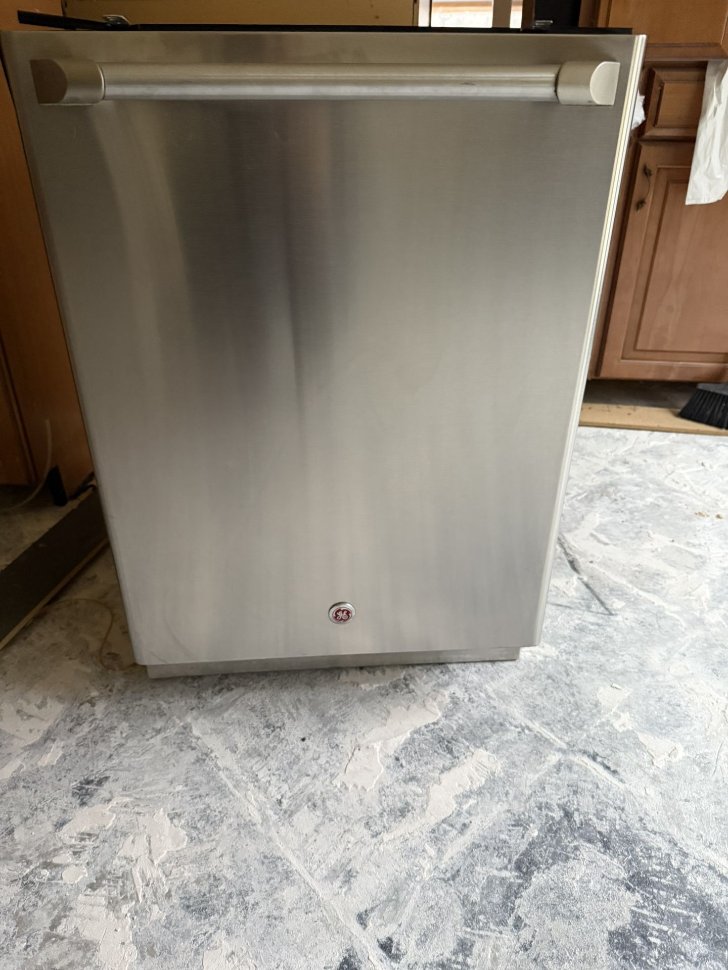GE 24” Dishwasher