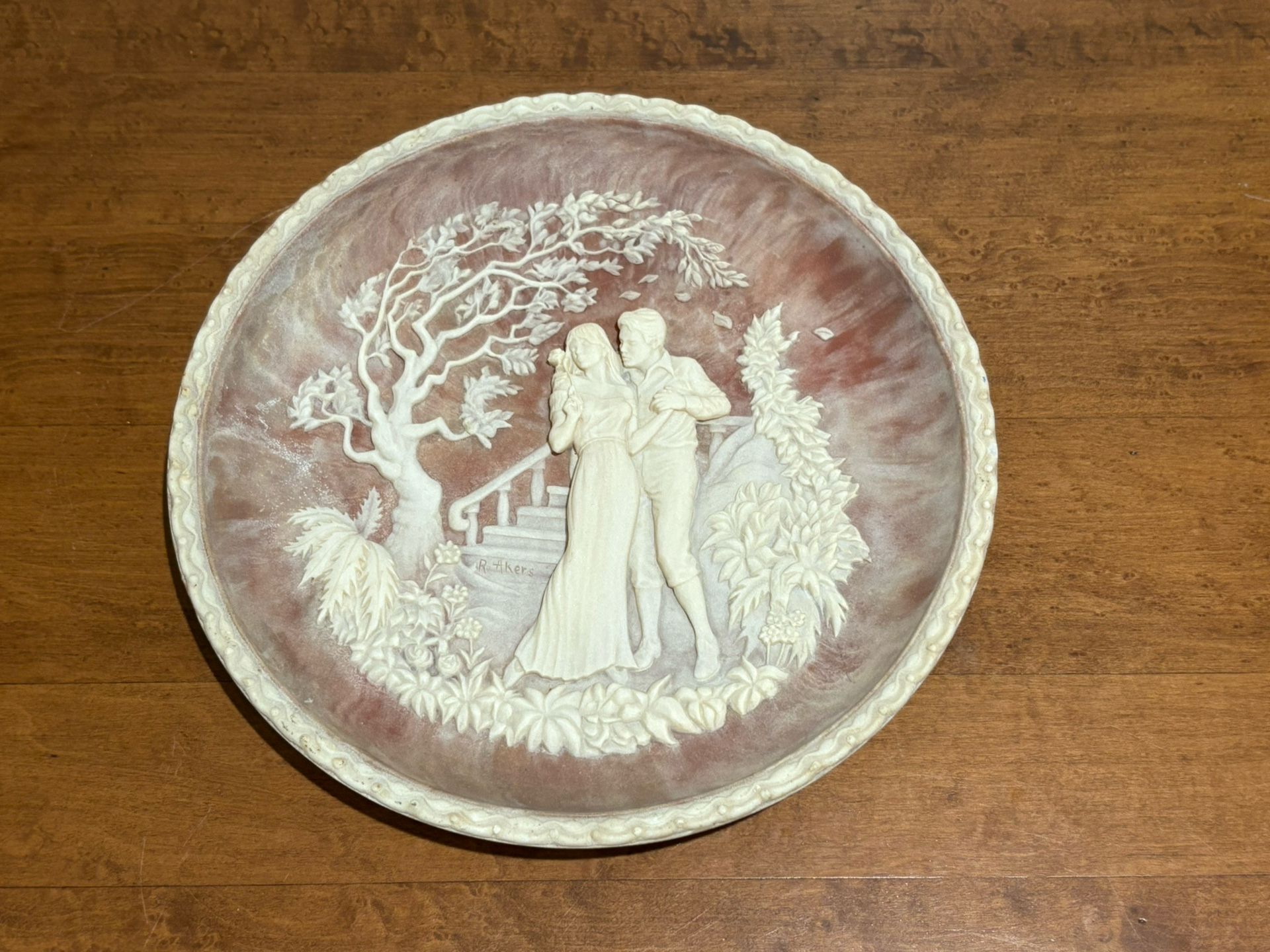 The Kiss Plate