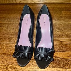 Tahari Women’s Sloan Black Satin Peep-toe Pumps with toe embellishment size 8.5