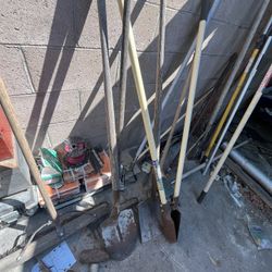 Shovels Etc….   Pallas Y Mas 