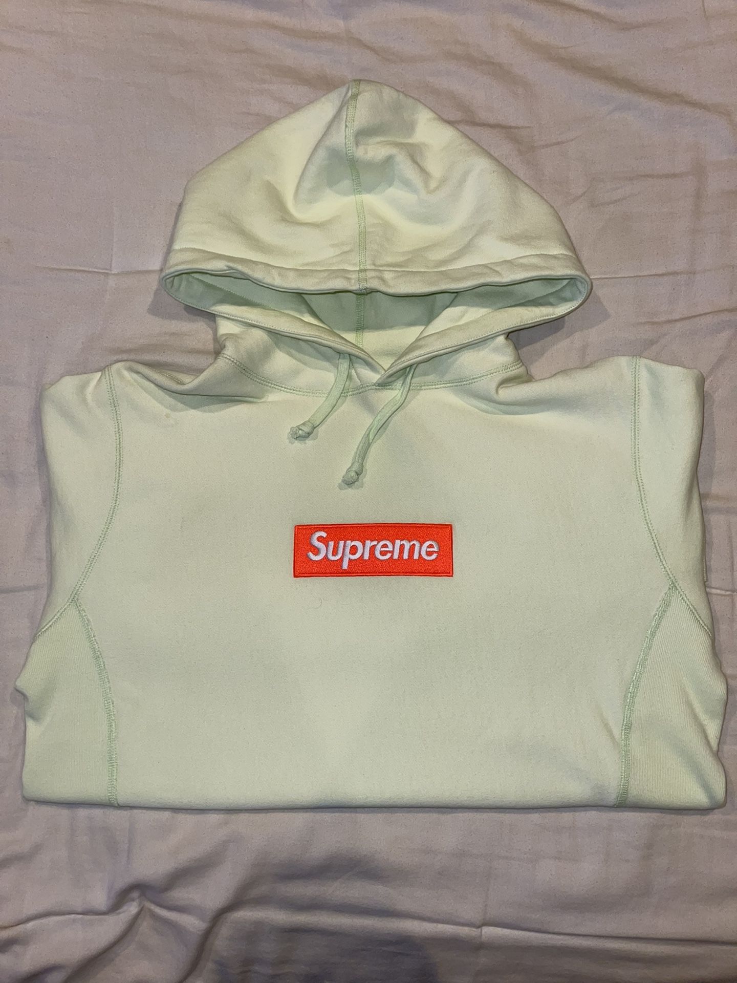 Supreme Box logo
