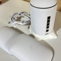 Ubiquity UniFi Dream Machine Firewall Modem
