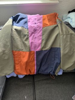 Woman’s Columbia Sportswear Windbreaker
