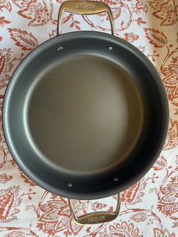 All-Clad D5 stainless steel pot