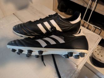 Soccer cleats