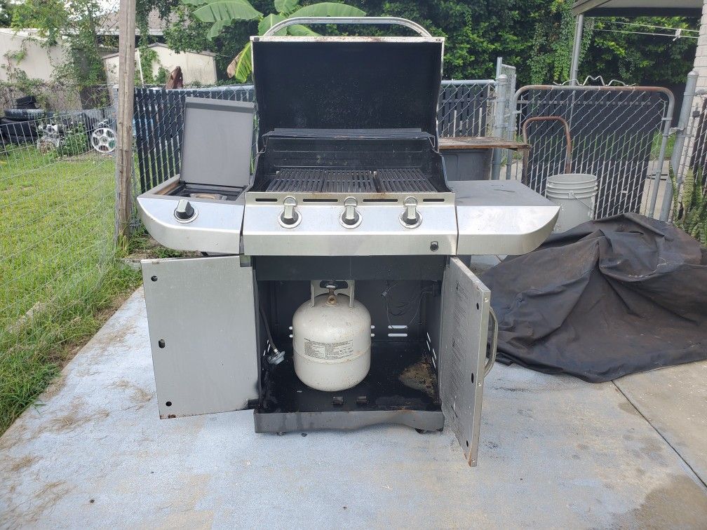 Grill With Tank And Cover