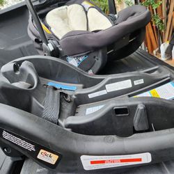 Baby Car Seat And Lockin Device