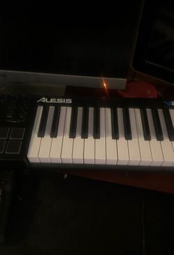 Alesis 25 key midi keyboard