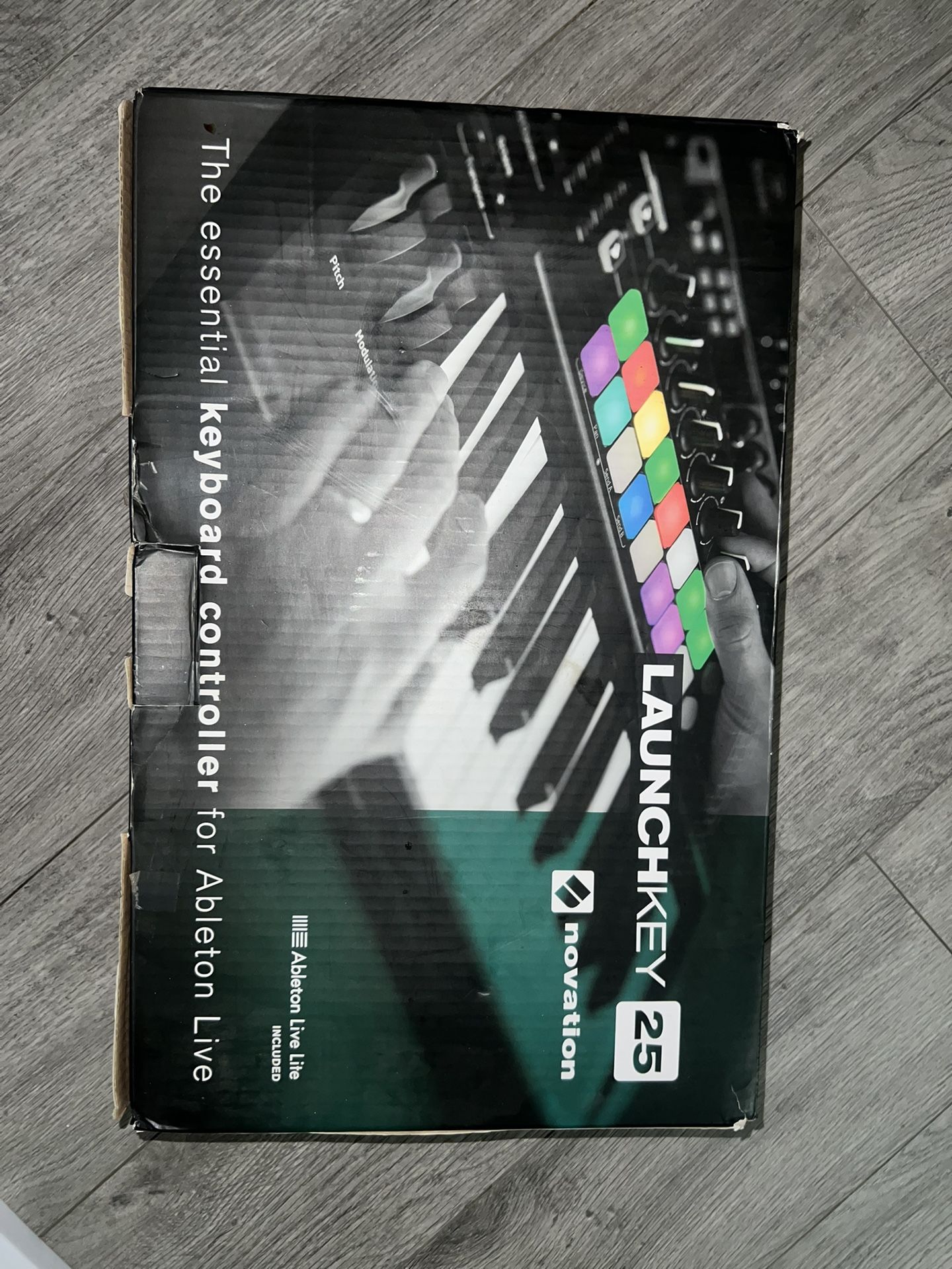 Novation Launchkey 25 MIDI Controller 
