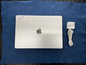 2025 MacBook Air (2025, M4 Chip, 15”, 24GB Ram, 1TB SSD)